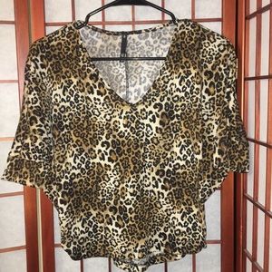 Leopard print loose fit v-neck